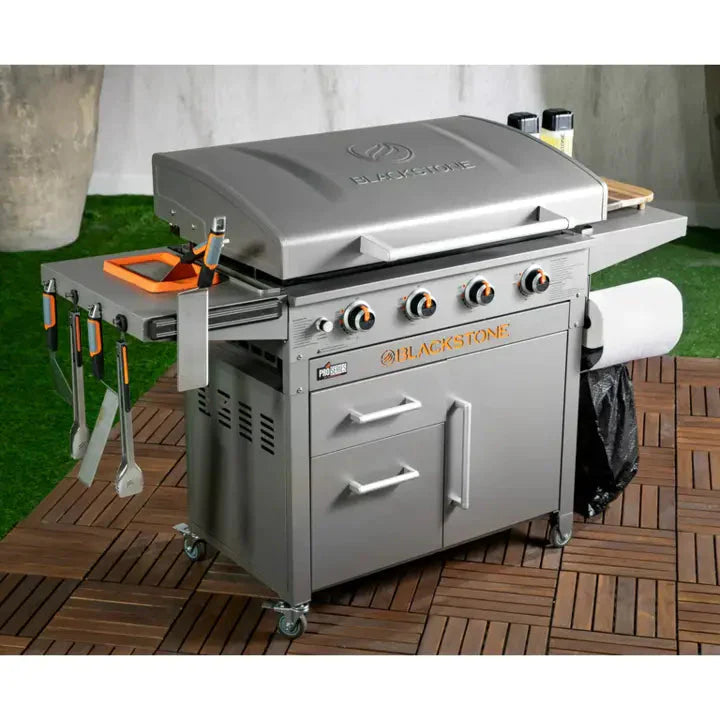 Blackstone ProSeries 4-Burner 36 inch Griddle Cooking Station With Hood